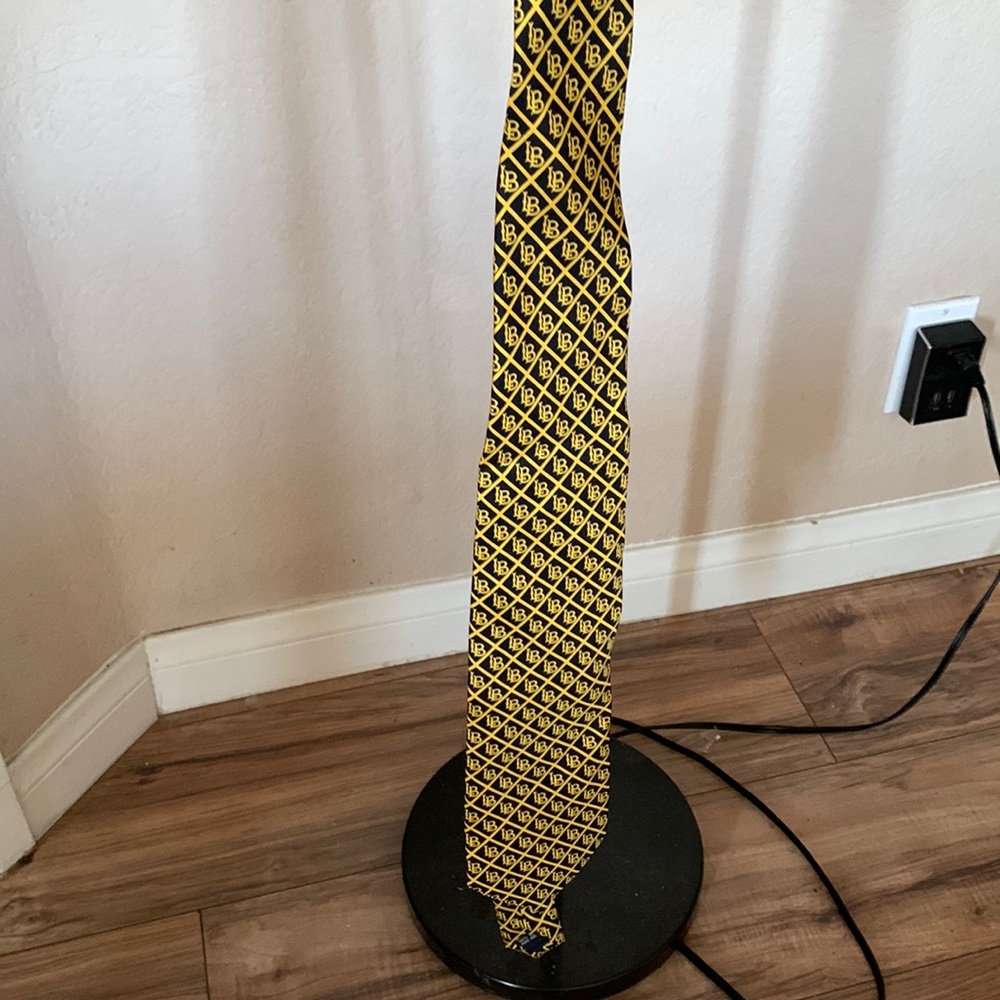 Cal state Long Beach tie